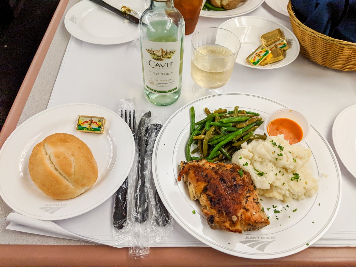 Train Review Amtrak's Sleeper Car Roomette — Empire Builder