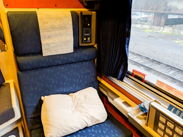 Train Review: Amtrak's Sleeper Car Roomette — Empire Builder