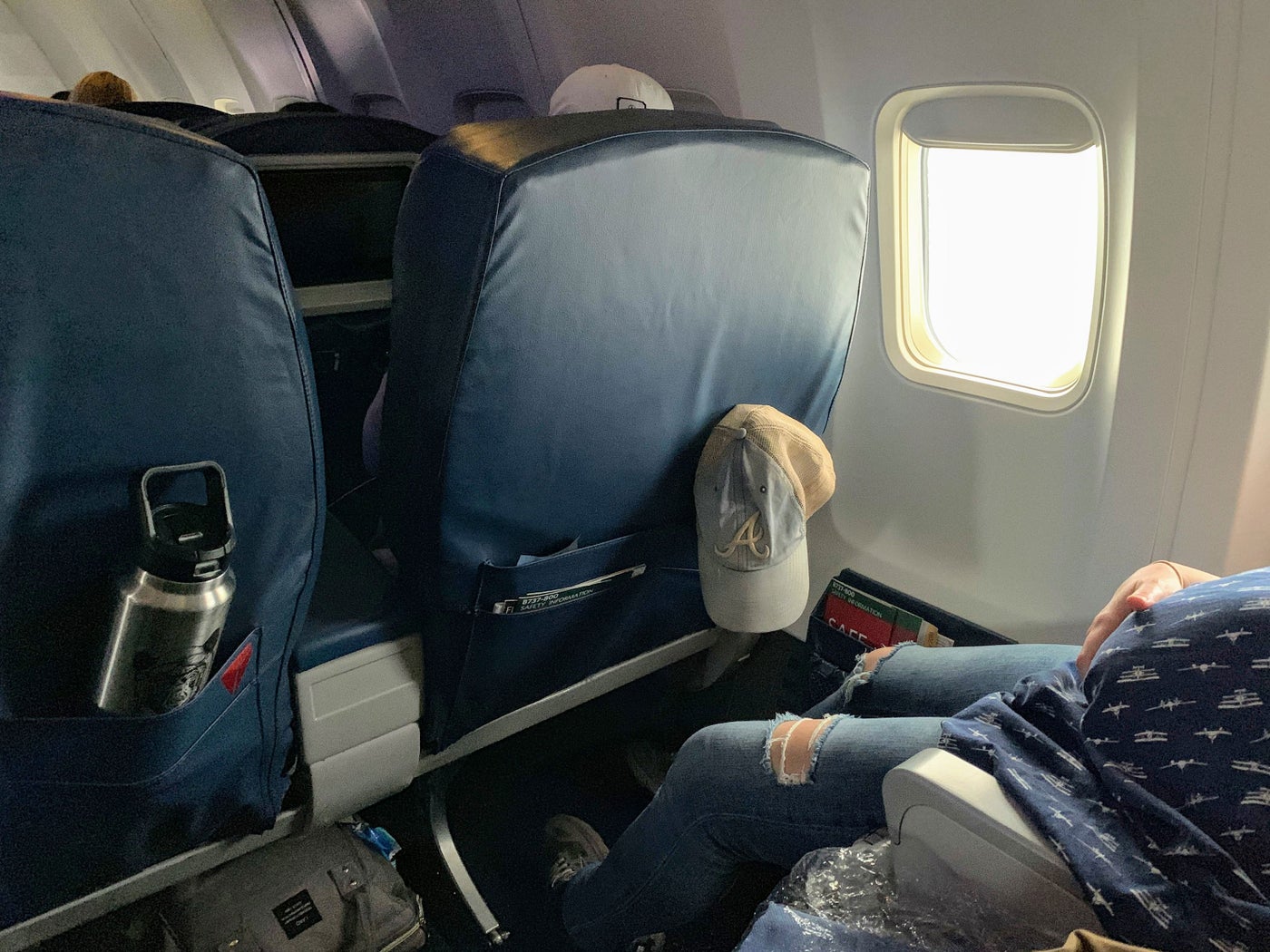 pros-and-cons-of-selecting-a-bulkhead-seat-when-traveling-with-a-baby