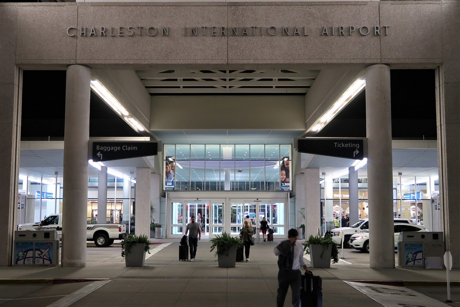 Charleston Airport CHS LHR Inaugural Airport Entrance 