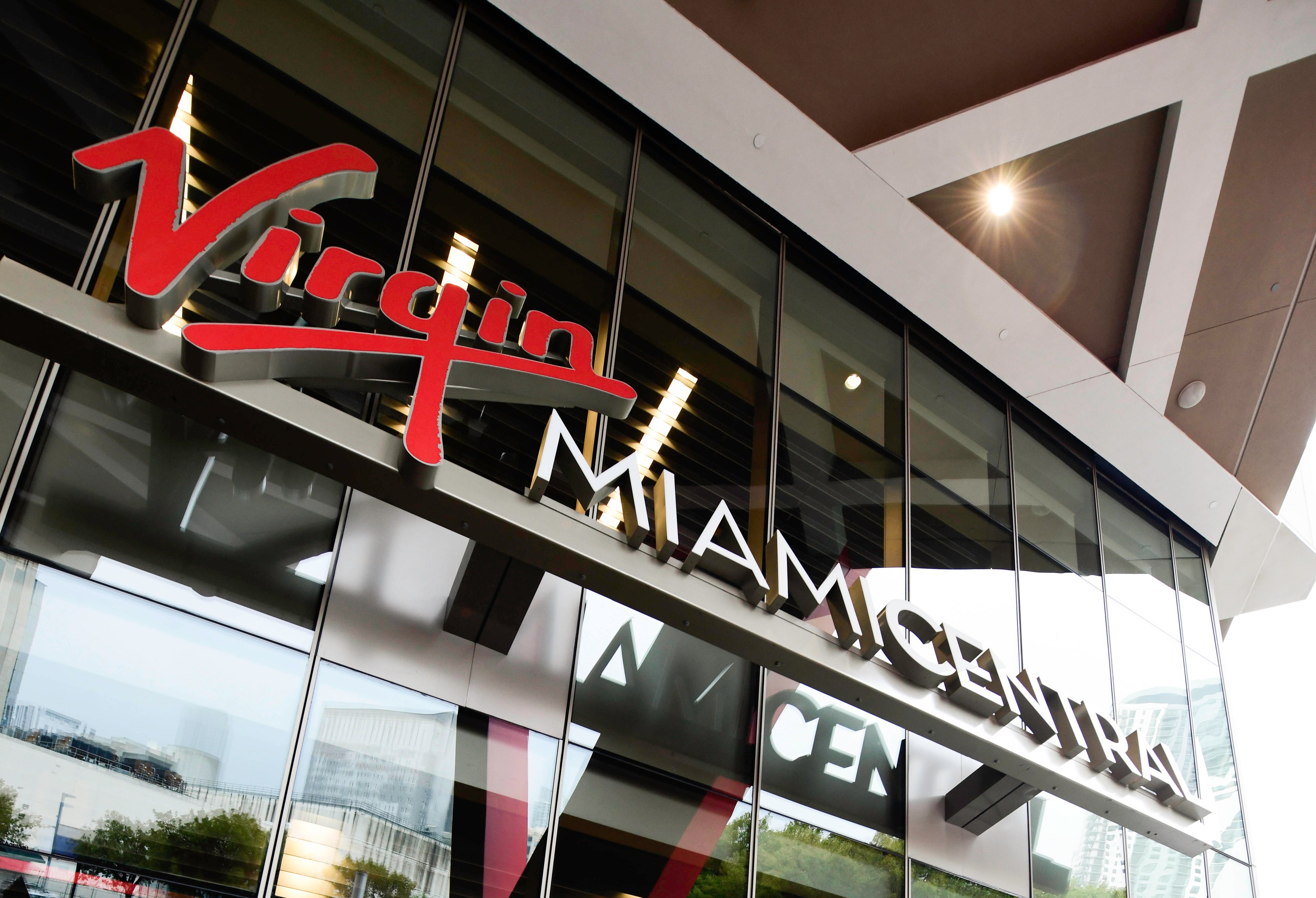 Virgin_MiamiCentral_Unveiling_-_Group_Shot[1]