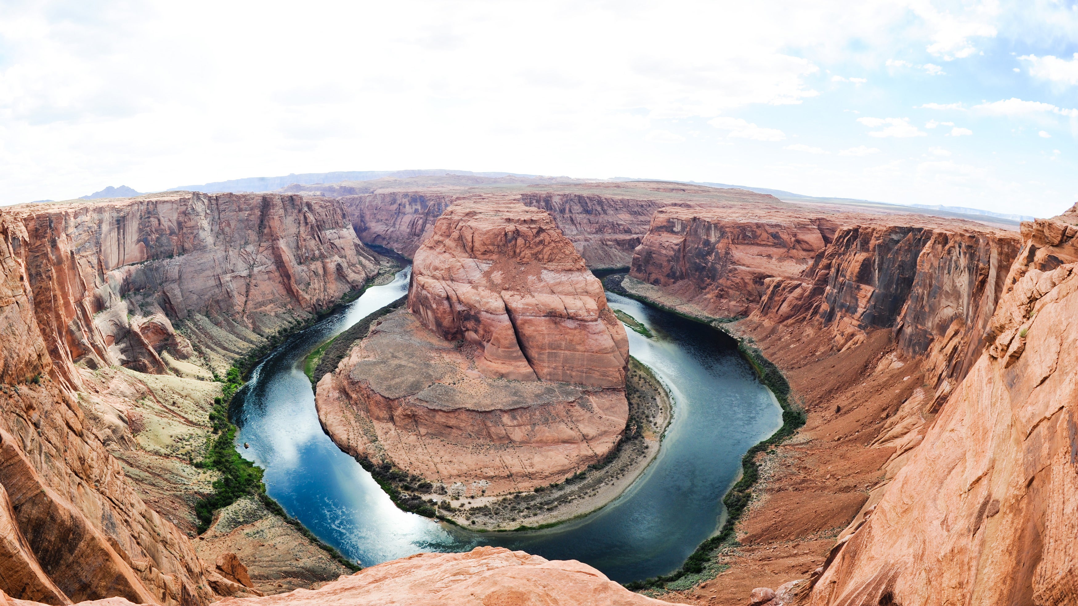 Horseshoe Bend within Glen Canyon National Recreation Area in Page, Arizona