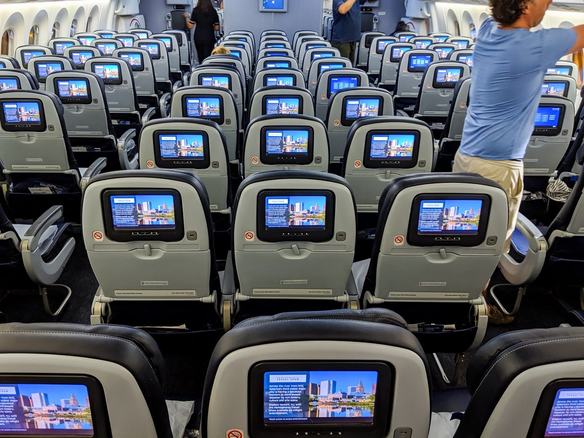 Review: United 787-8 Economy from Tahiti to San Francisco - The Points Guy