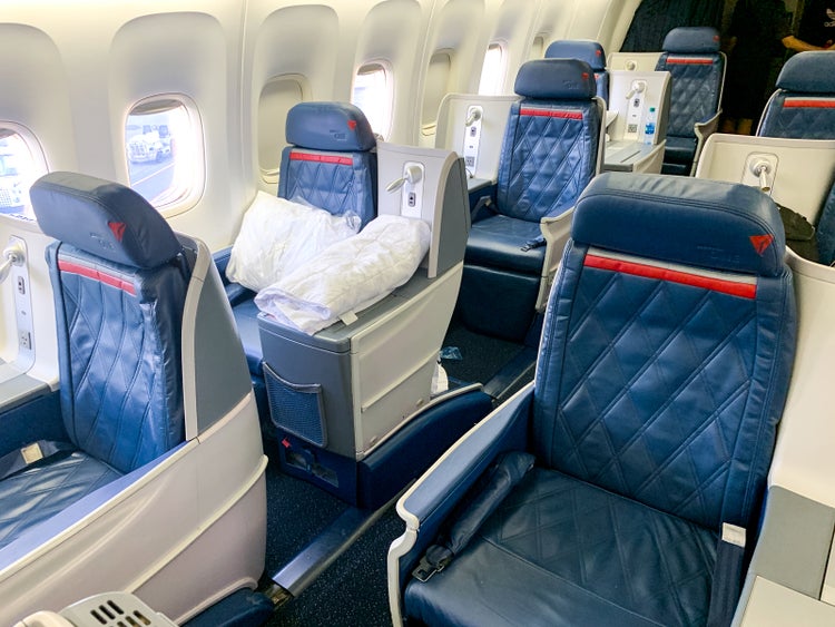 Inaugural Service for Delta's Retrofitted Boeing 767-400 Comes 4 Months ...