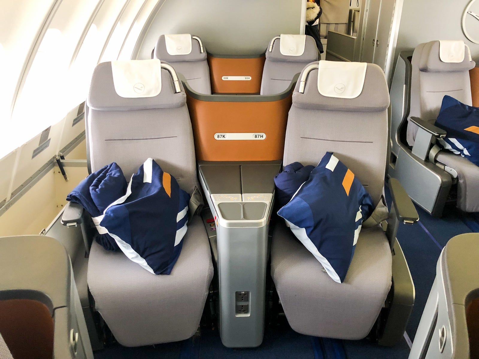 Lufthansa Business Class 747-8 Review, JFK to Frankfurt