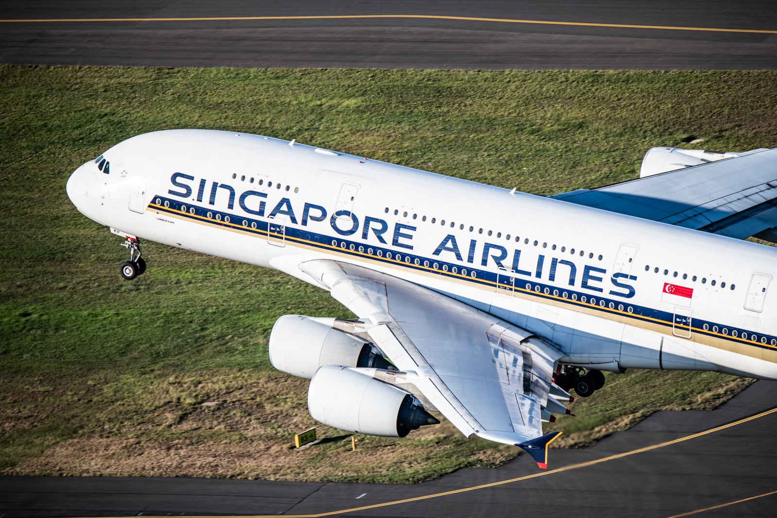 Singapore Airlines A380 at Sydney Airport (SYD) (3)- Ryan Patterson