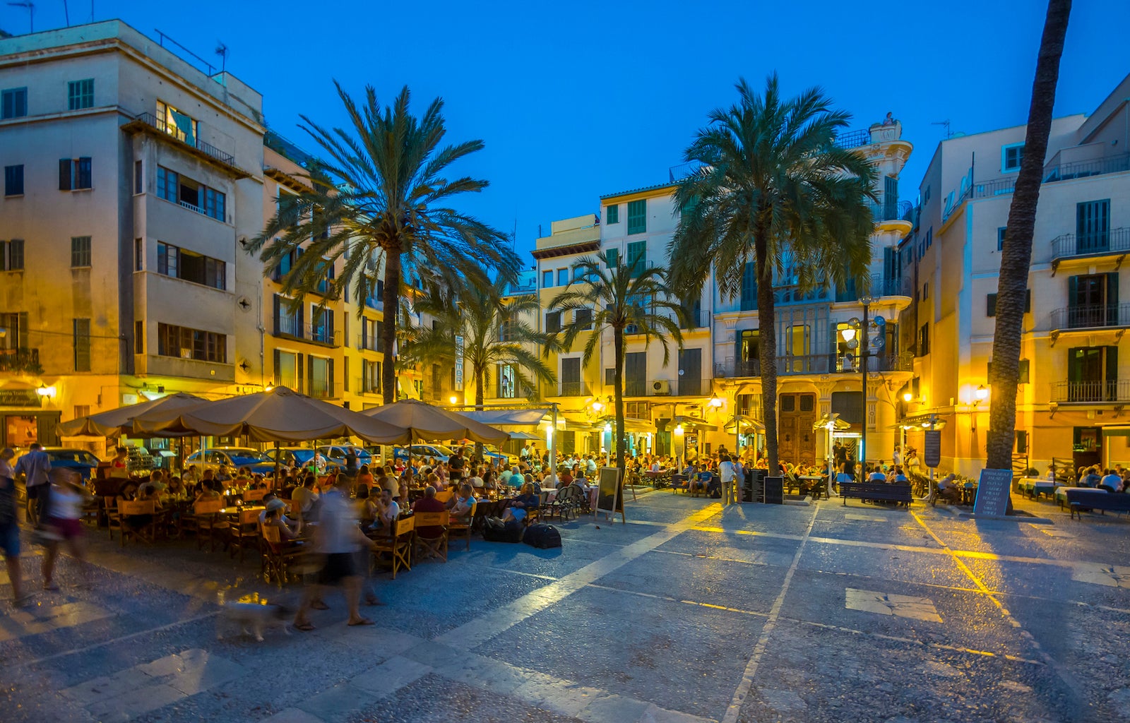 Spain, Mallorca, Palma de Mallorca, restaurants at Paseo Sagrera by night