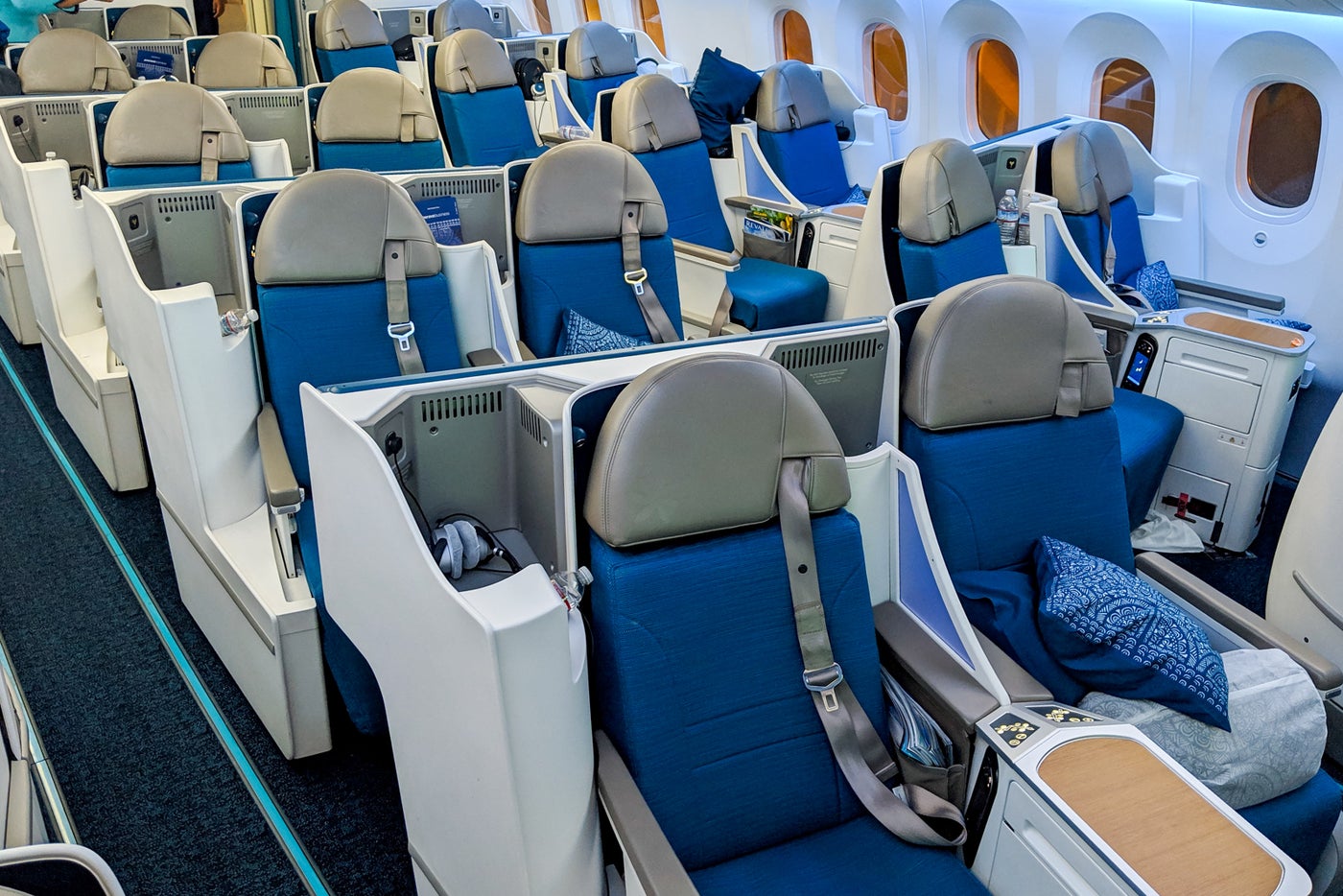 Air Tahiti Nui 787-9 Business Class — Los Angeles to Papeete