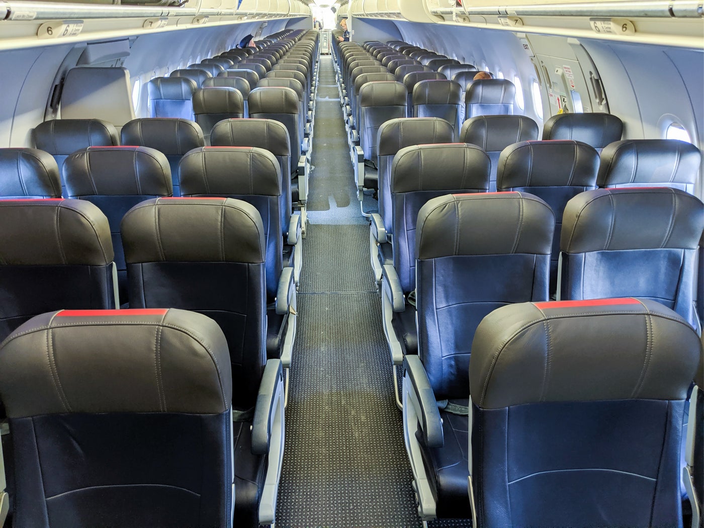 Review American Airlines A321 (LUS) Economy PHL to LAX