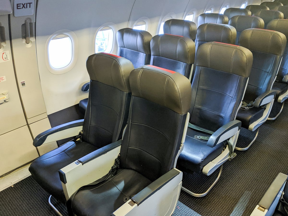 Review: American Airlines A321 (LUS) Economy - PHL to LAX - The Points Guy