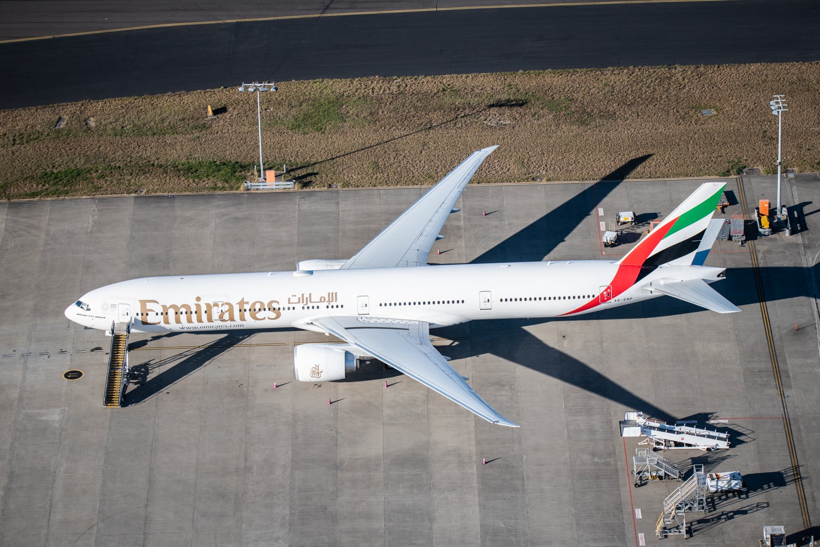 Emirates-777-300ER-2