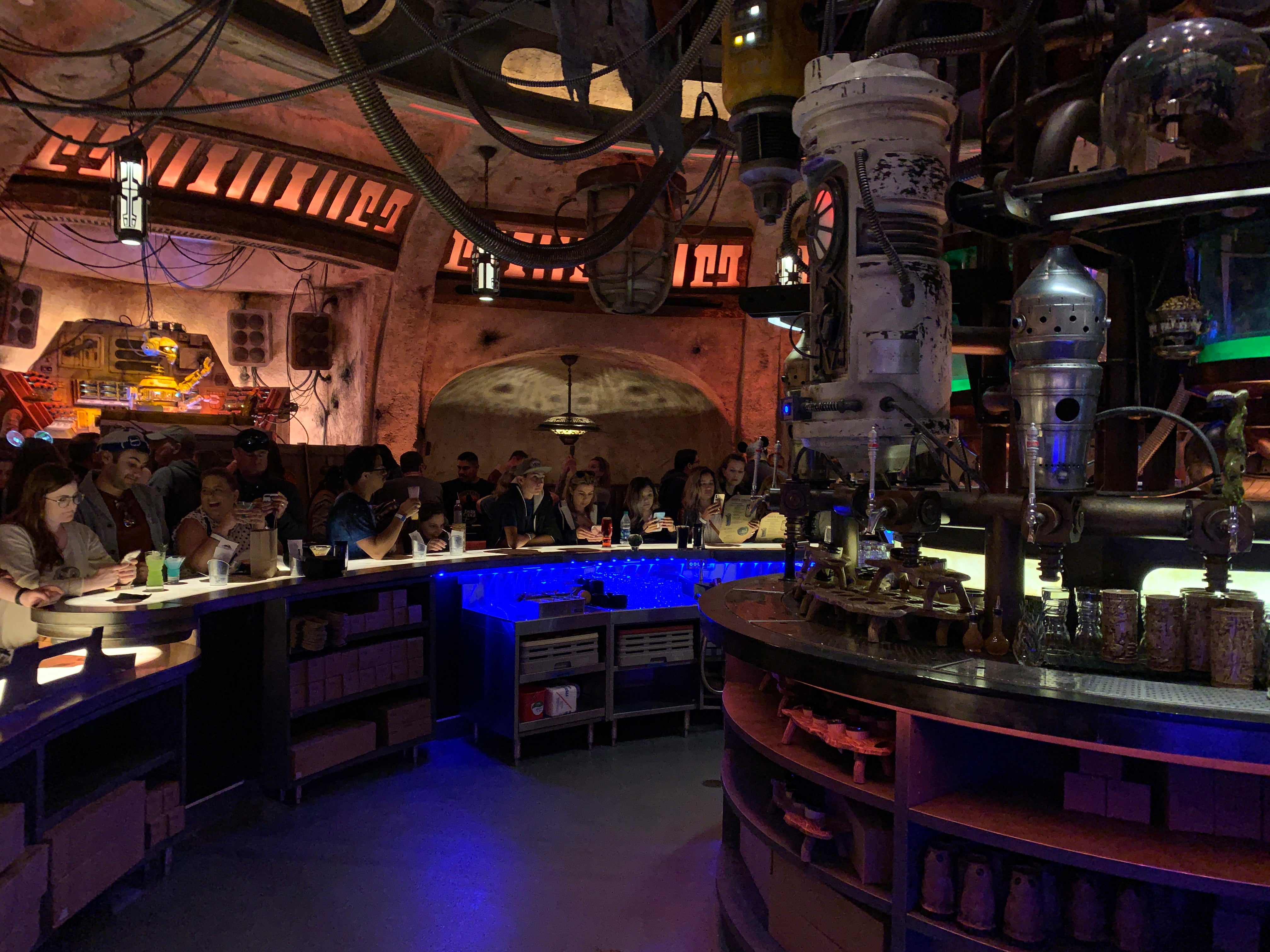 Oga's Cantina: Star Wars Bar In Disney World Galaxy's Edge - Smart