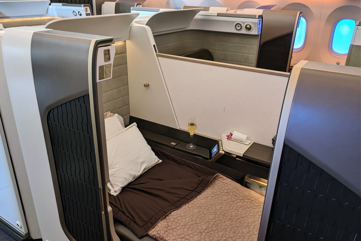 A Review of Oman Air's 787-9 in First Class