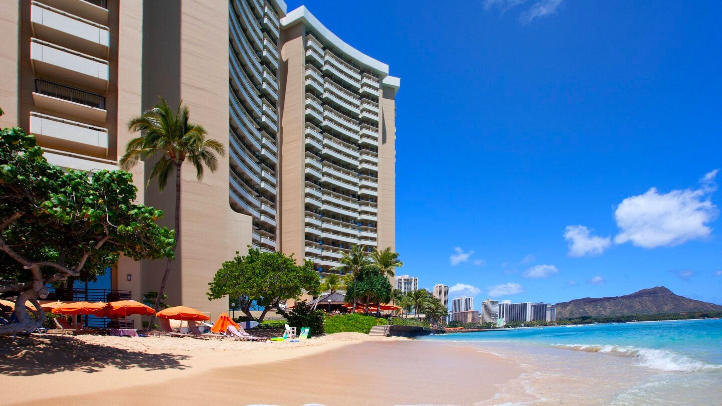 Sheraton-Waikiki-hotel-beach-oahu-hawaii