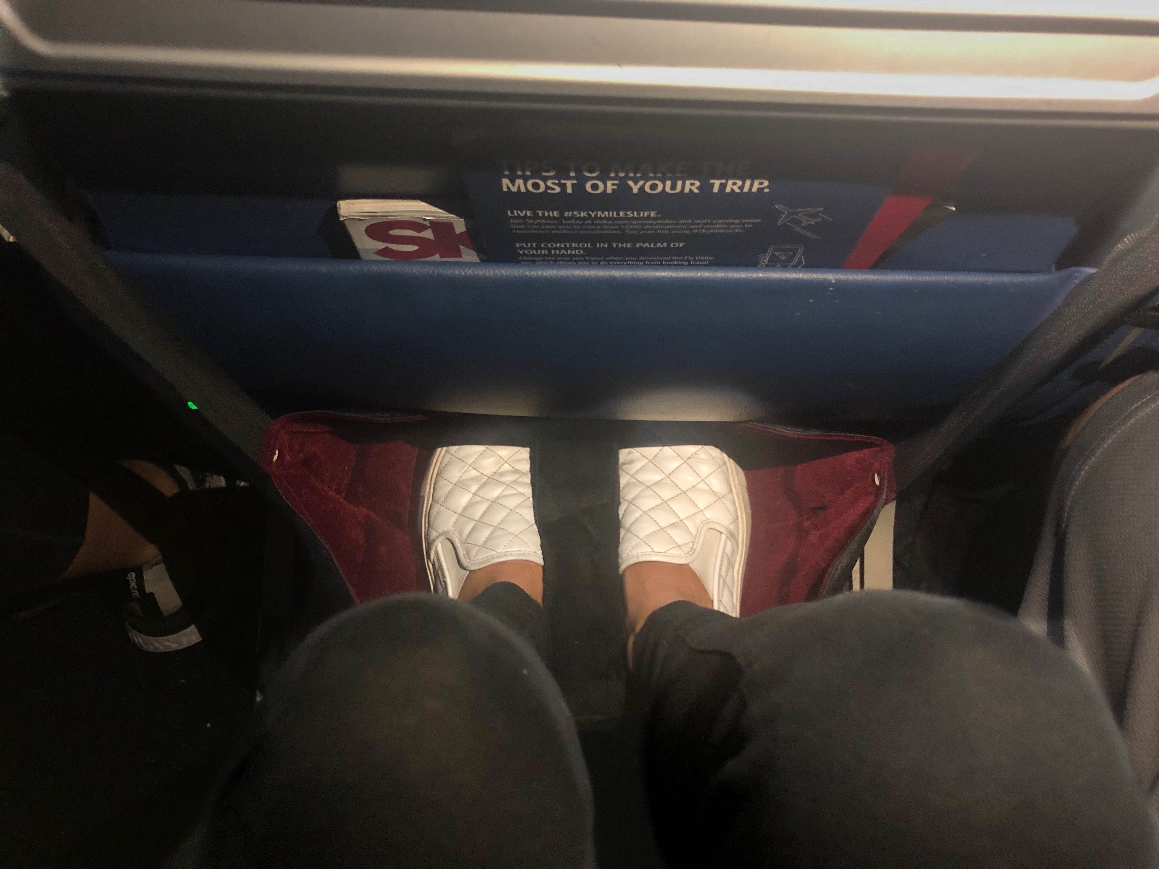 best inflatable travel footrest
