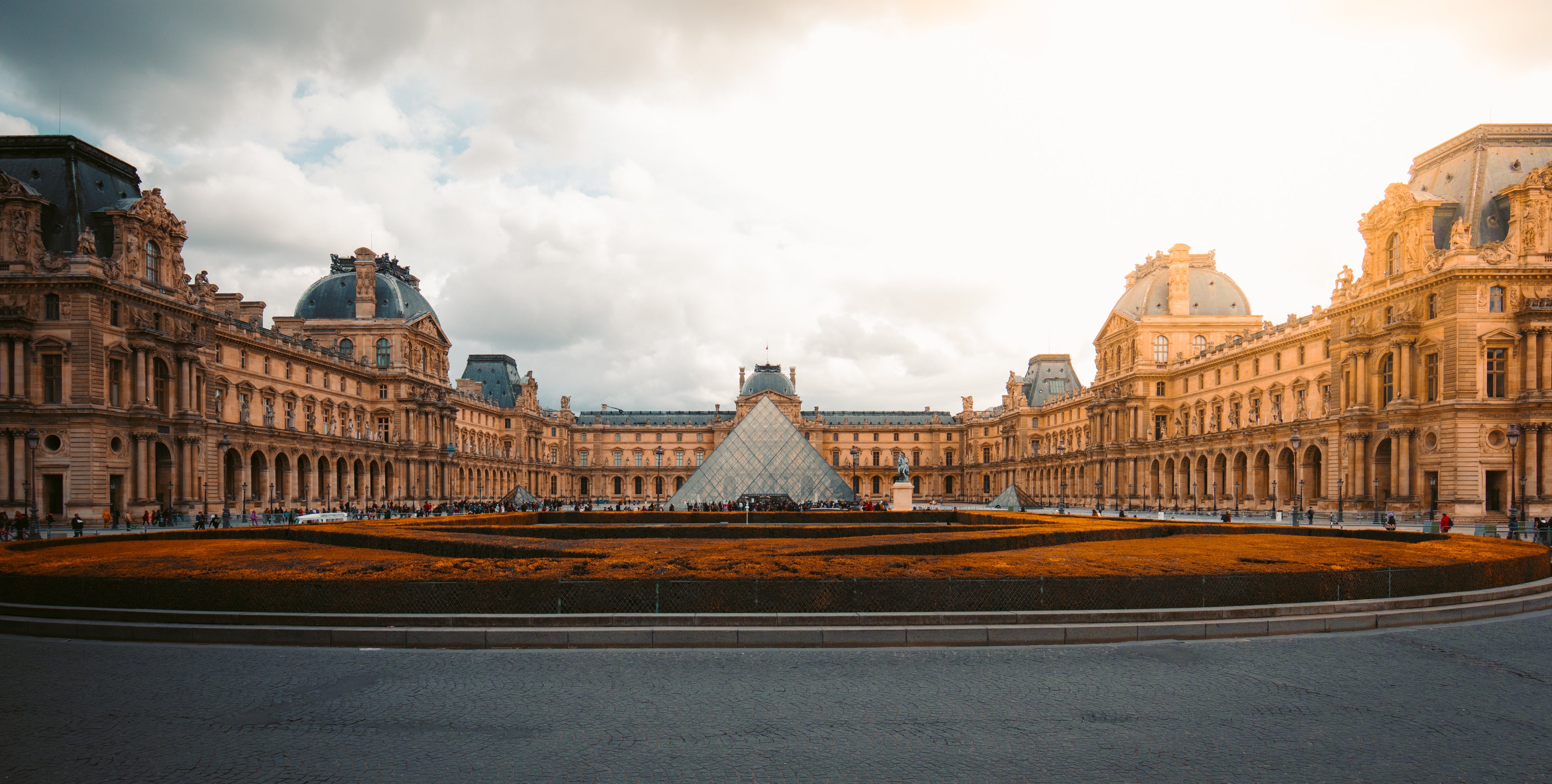 redcharlie-1490716-unsplash