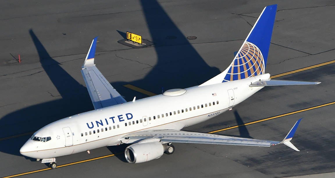 United Boeing 737-700 Newark