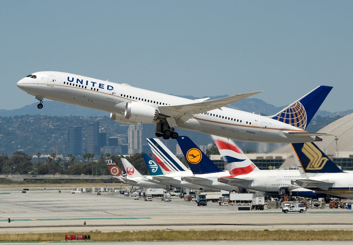 LAX United takeoff