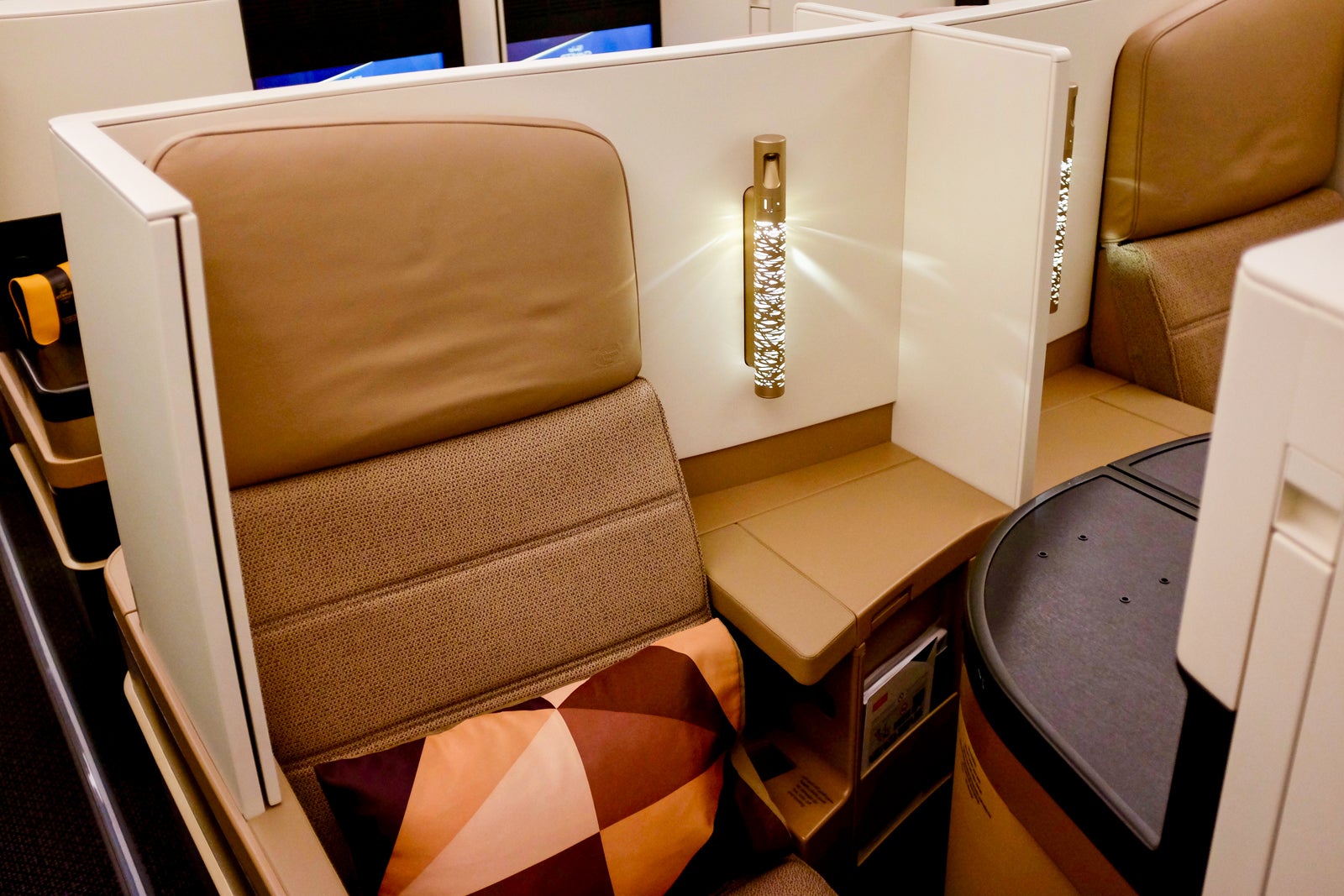 Etihad 787-9 Business Class AUH to KUL Review