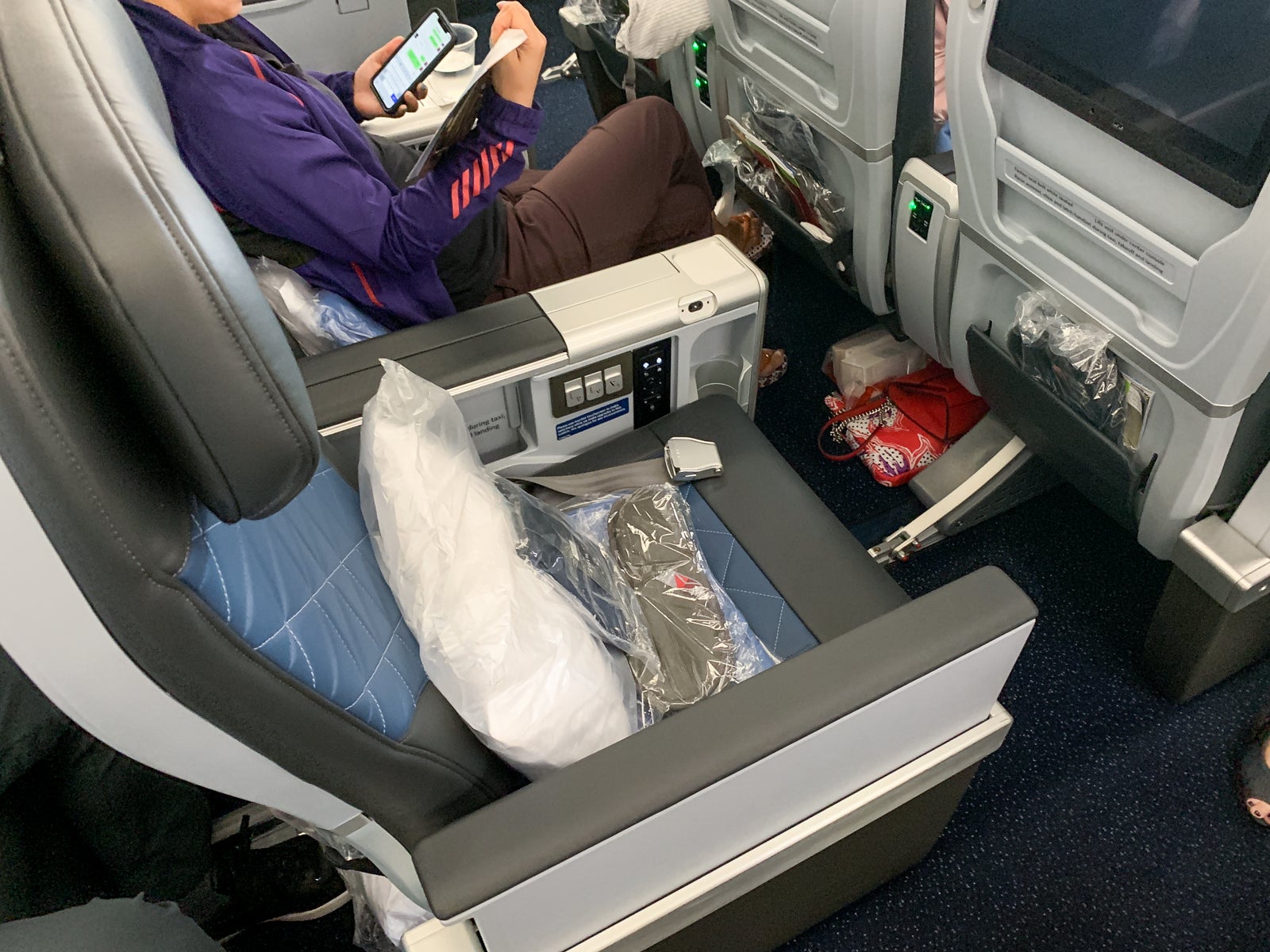 Delta Premium Select Review On The Brand-New A330-900Neo - The Points Guy