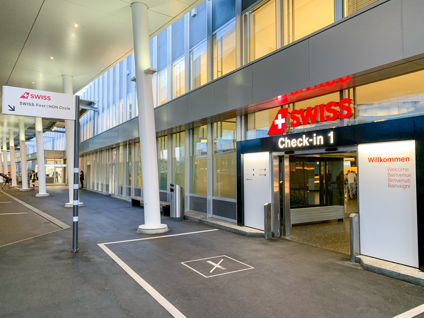 Review Swiss First Class on the Boeing 777300ER