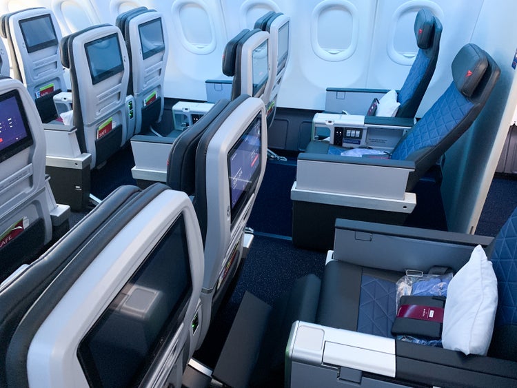 Delta Premium Select Review on the Brand-New A330-900neo - The Points Guy