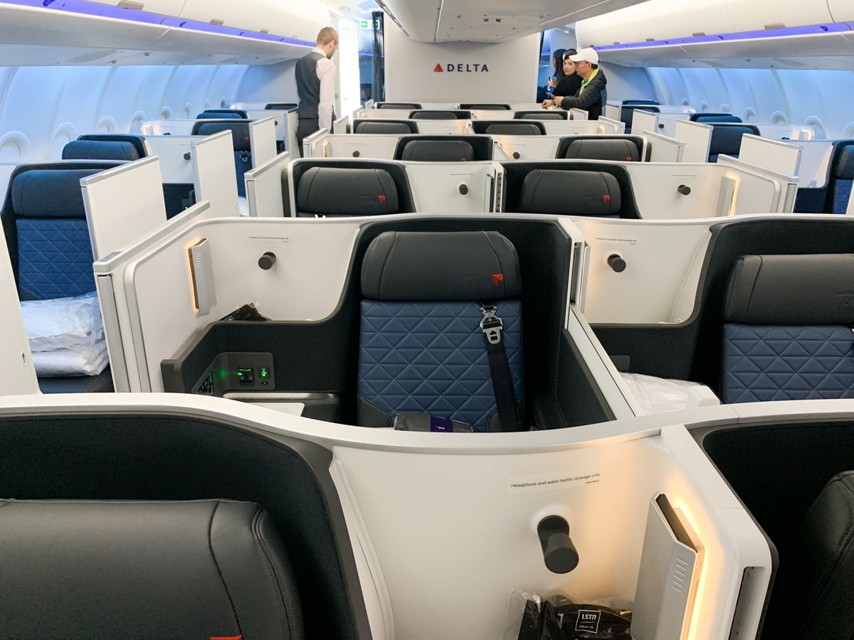 Review Delta One Suites On The Brand New Airbus A330 900neo The