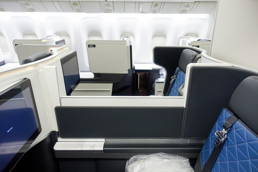 Aboard Delta's First Retrofitted 767-400ER With Brand-New Delta One ...