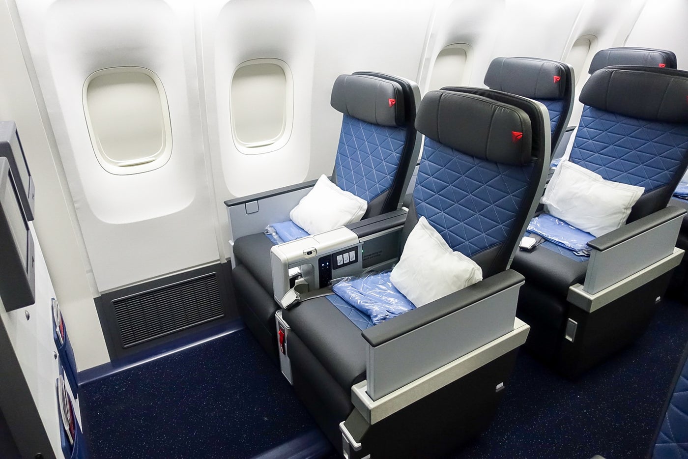 Aboard Delta's First Retrofitted 767-400ER With Brand-New Delta One Seats