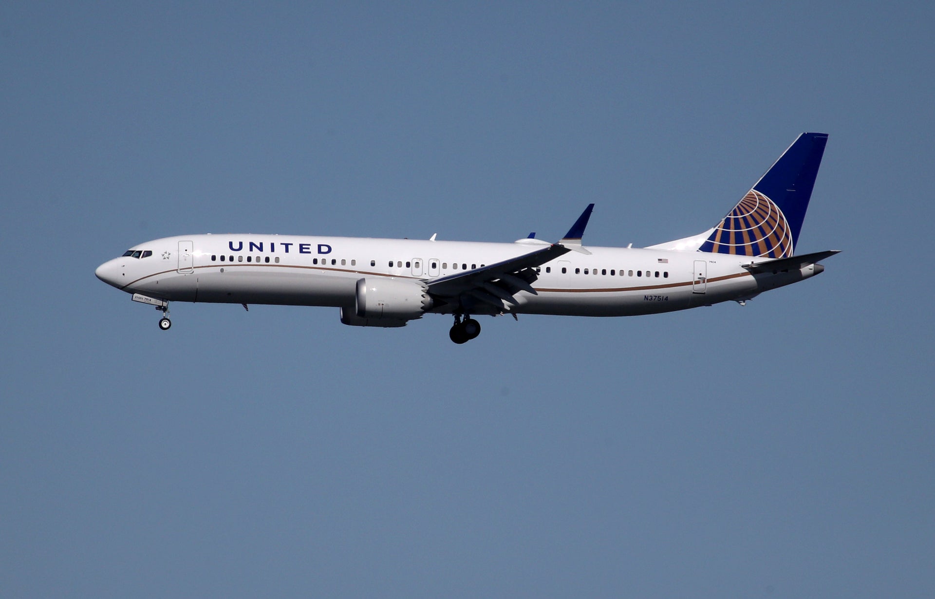 united-accidentally-displayed-737-max-as-aircraft-for-flights-in