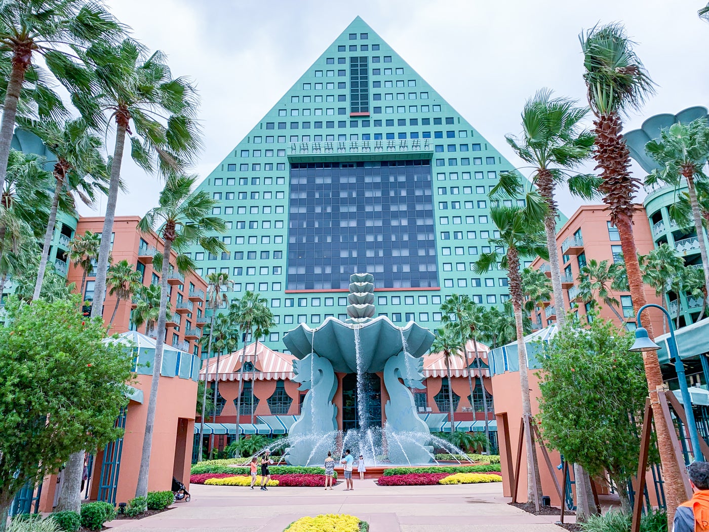 Comparing Marriott's Dolphin, Swan and Swan Reserve Walt Disney World