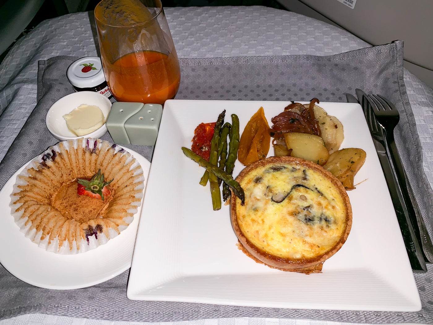 Flight review EVA Air 777 business class from Houston to Taipei
