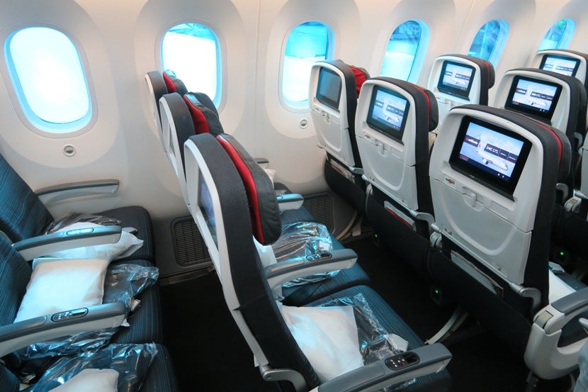 8Air-Canada-787-Economy-legroom-and-amenities