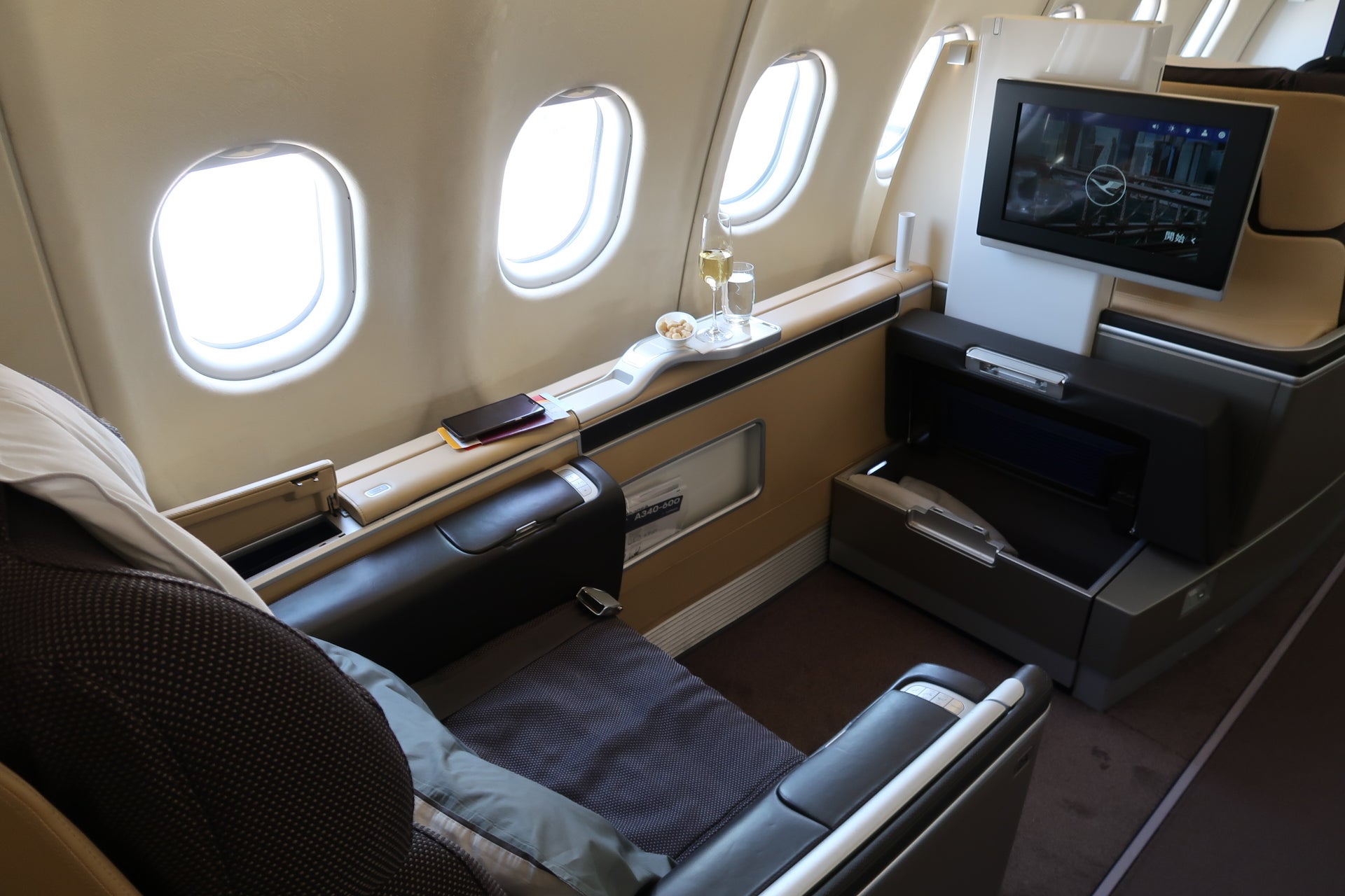 TPG UK Reviews All Four Classes on a Lufthansa Flight - The Points Guy