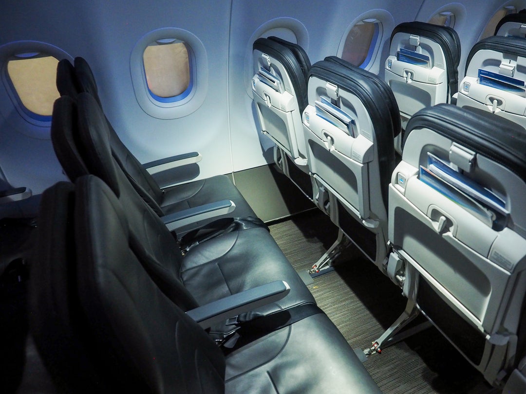 Pods, lie-flat seats and recliners: A look at premium transcon service ...