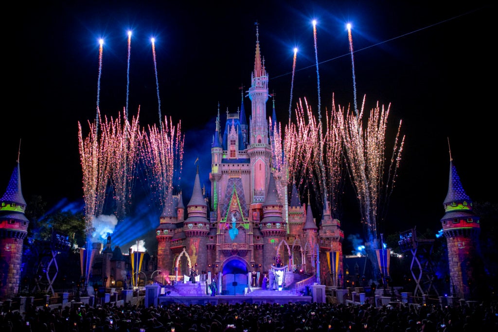 Disney for Adults: 10 Best Things to Do at Disney World without Kids (2023)  - FamilyVacationist