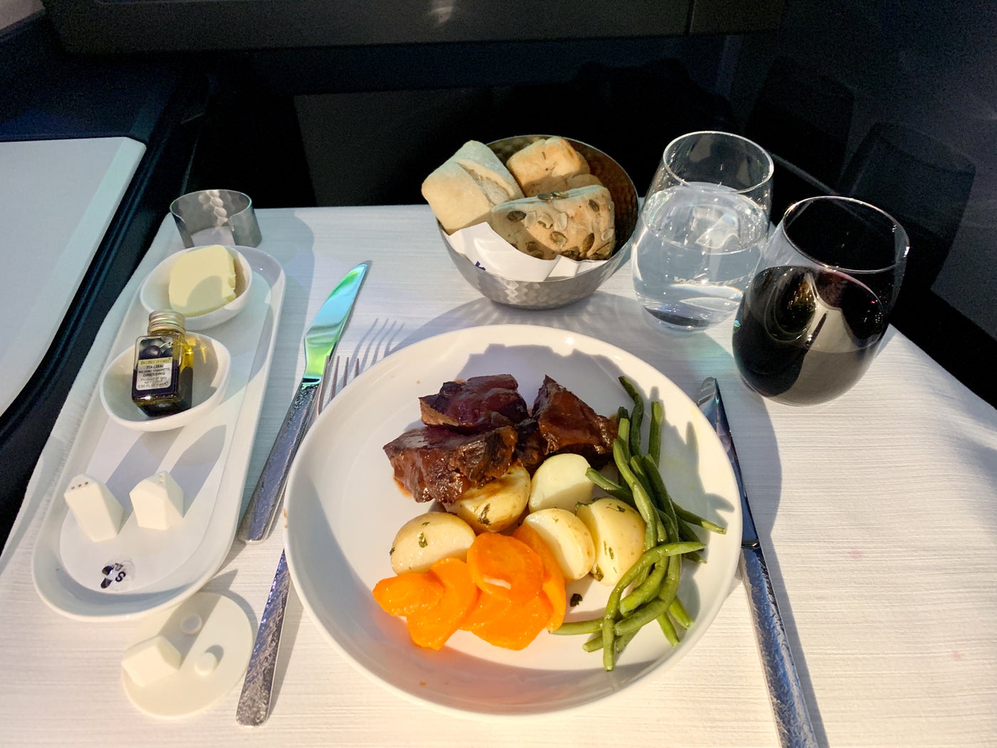 Review: WestJet's 787-9 in business class, London to Calgary