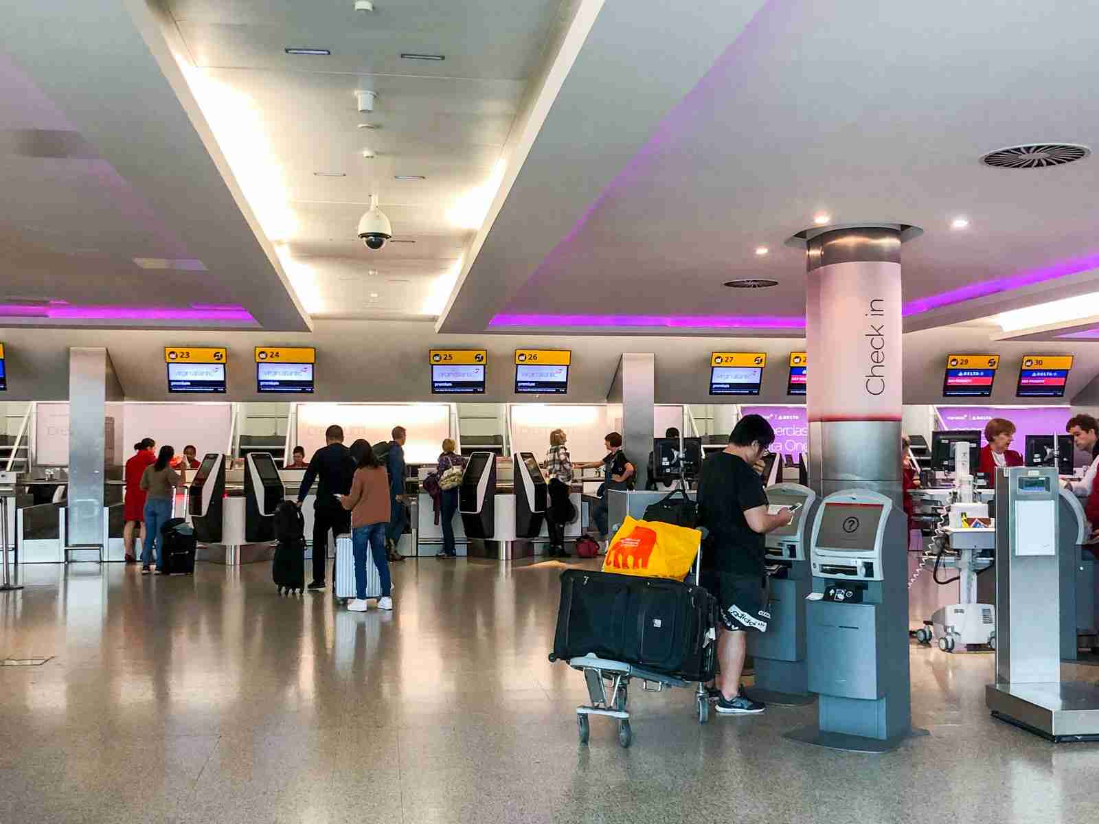 test-virgin-atlantic-s-flight-simulator-in-heathrow-terminal-3-the