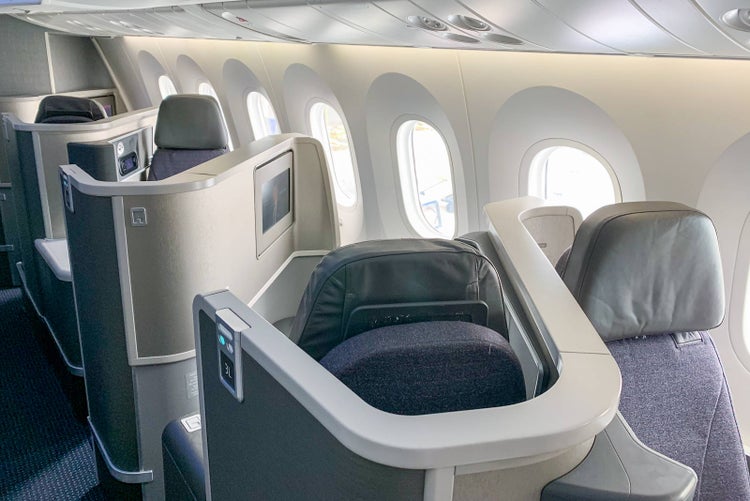 Preview of the new American Boeing 787-8 with 'enhanced' biz - The ...