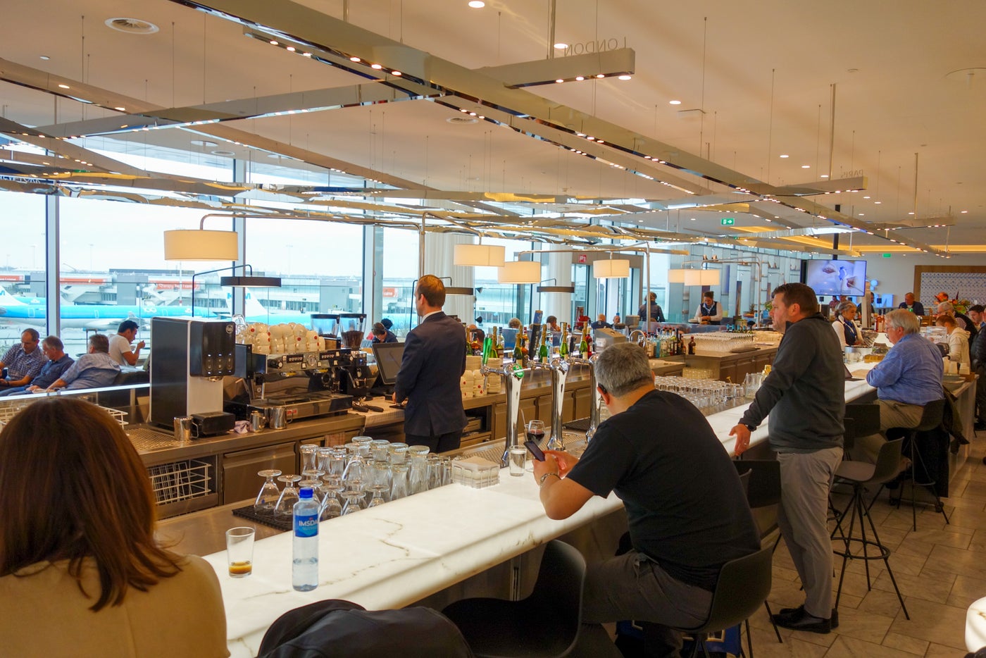 Review Renovated KLM Crown Lounge in Amsterdam Schiphol