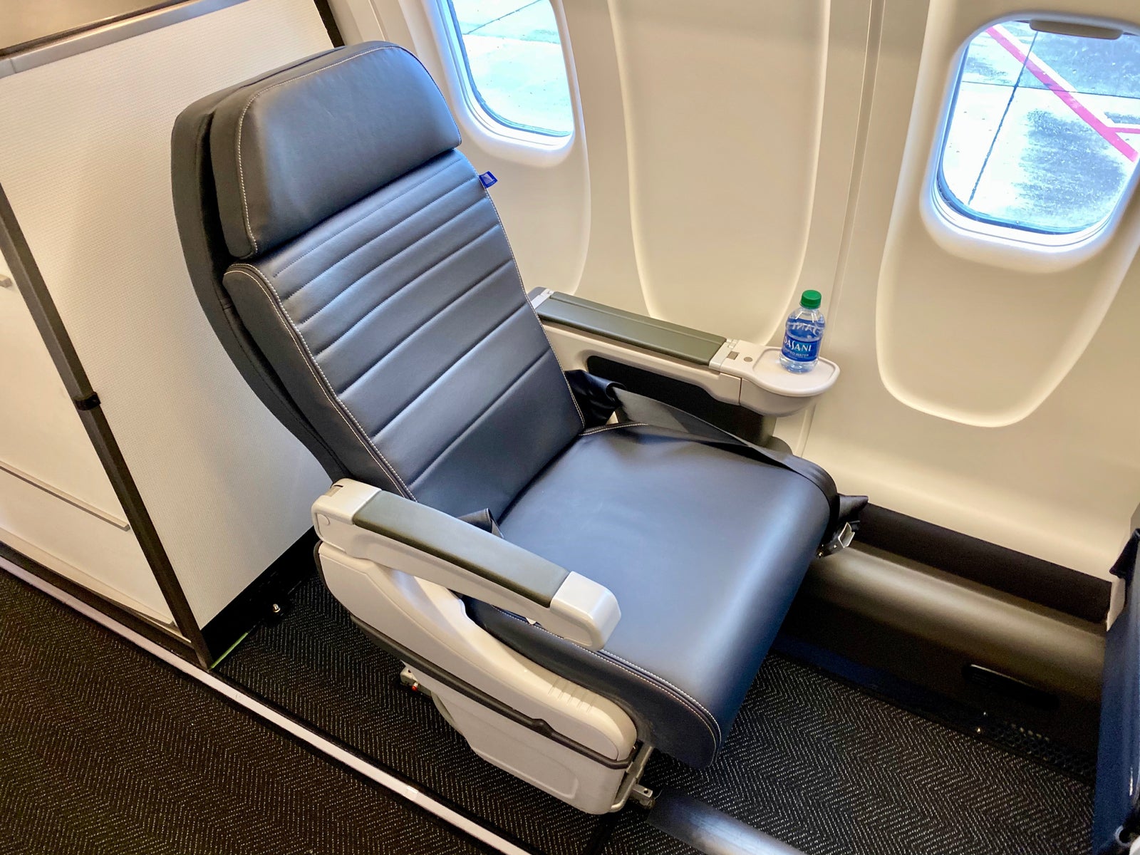 First impressions of United's brandnew CRJ550 regional jet The