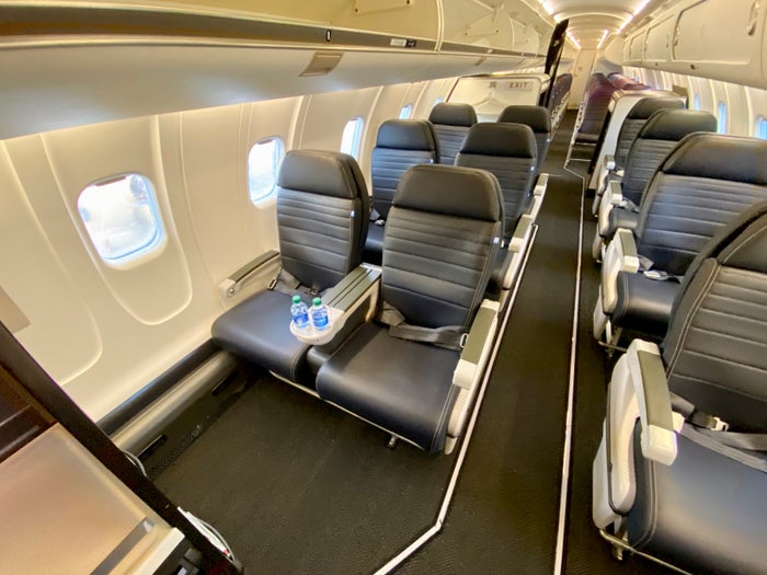 First impressions of United's brand-new CRJ550 regional jet