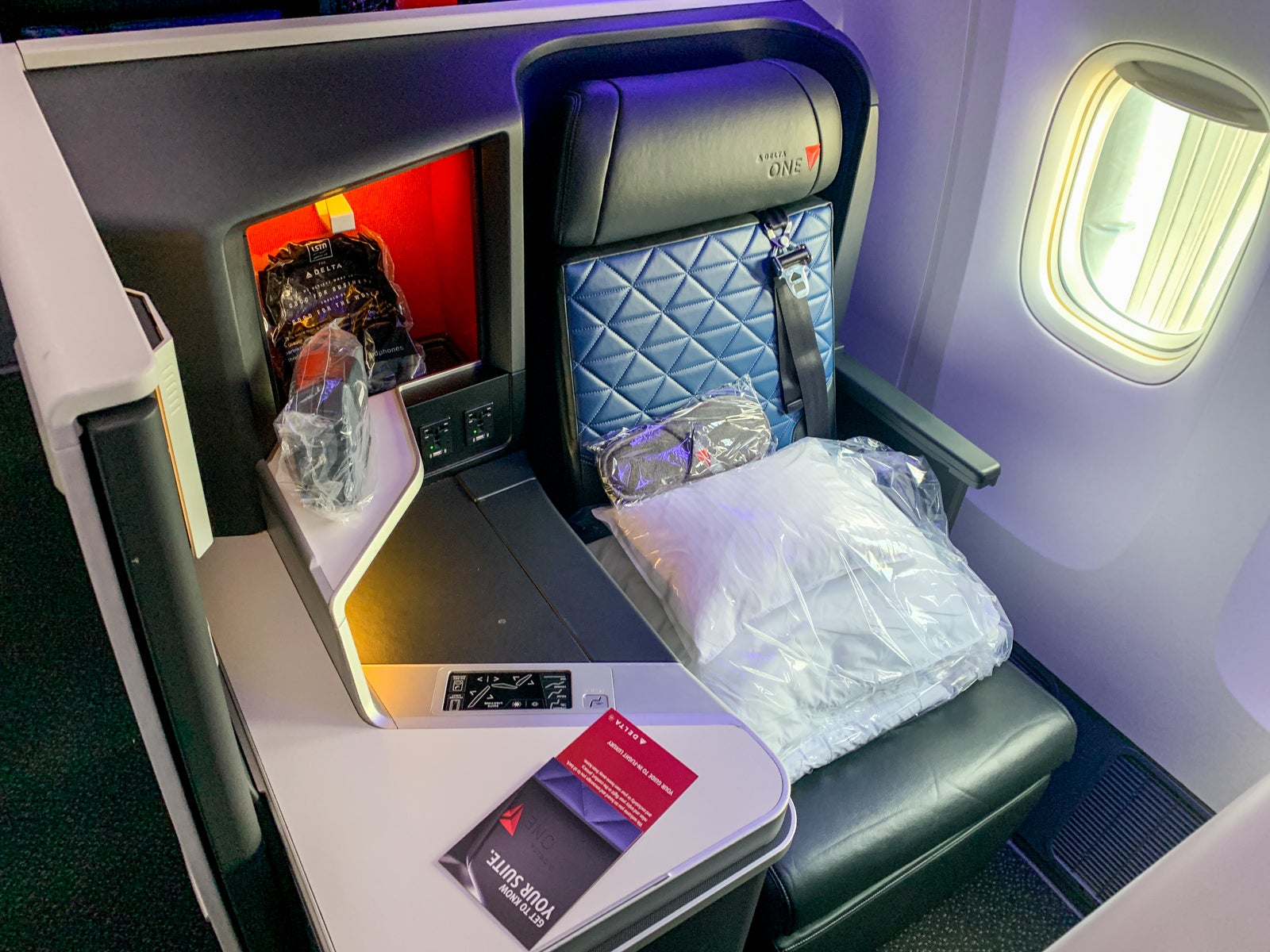 Flight Review: Delta One Suite On The 777, Los Angeles To Paris - The  Points Guy