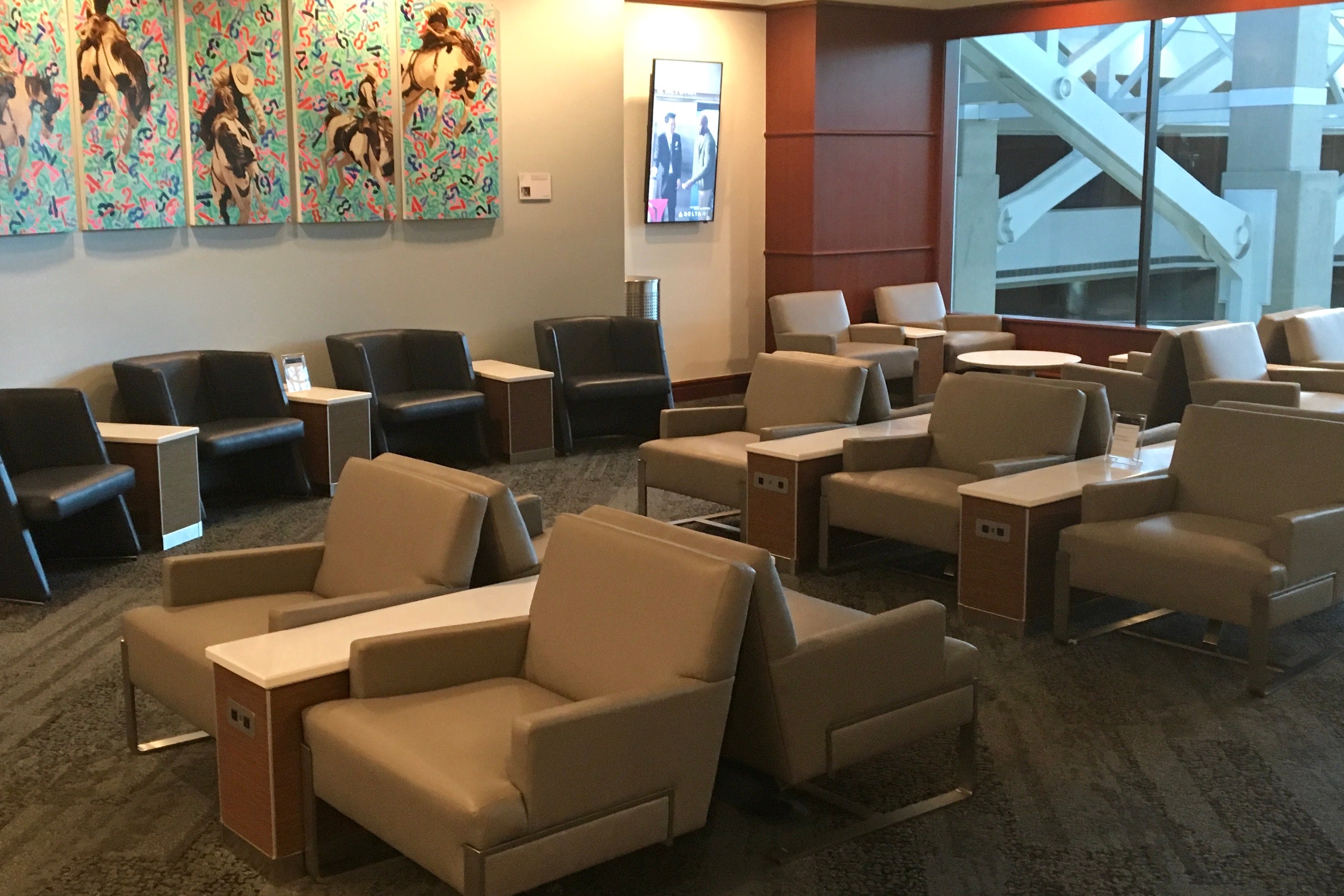 United Opens its Largest Club Lounge Ever in Denver Airport - AFAR