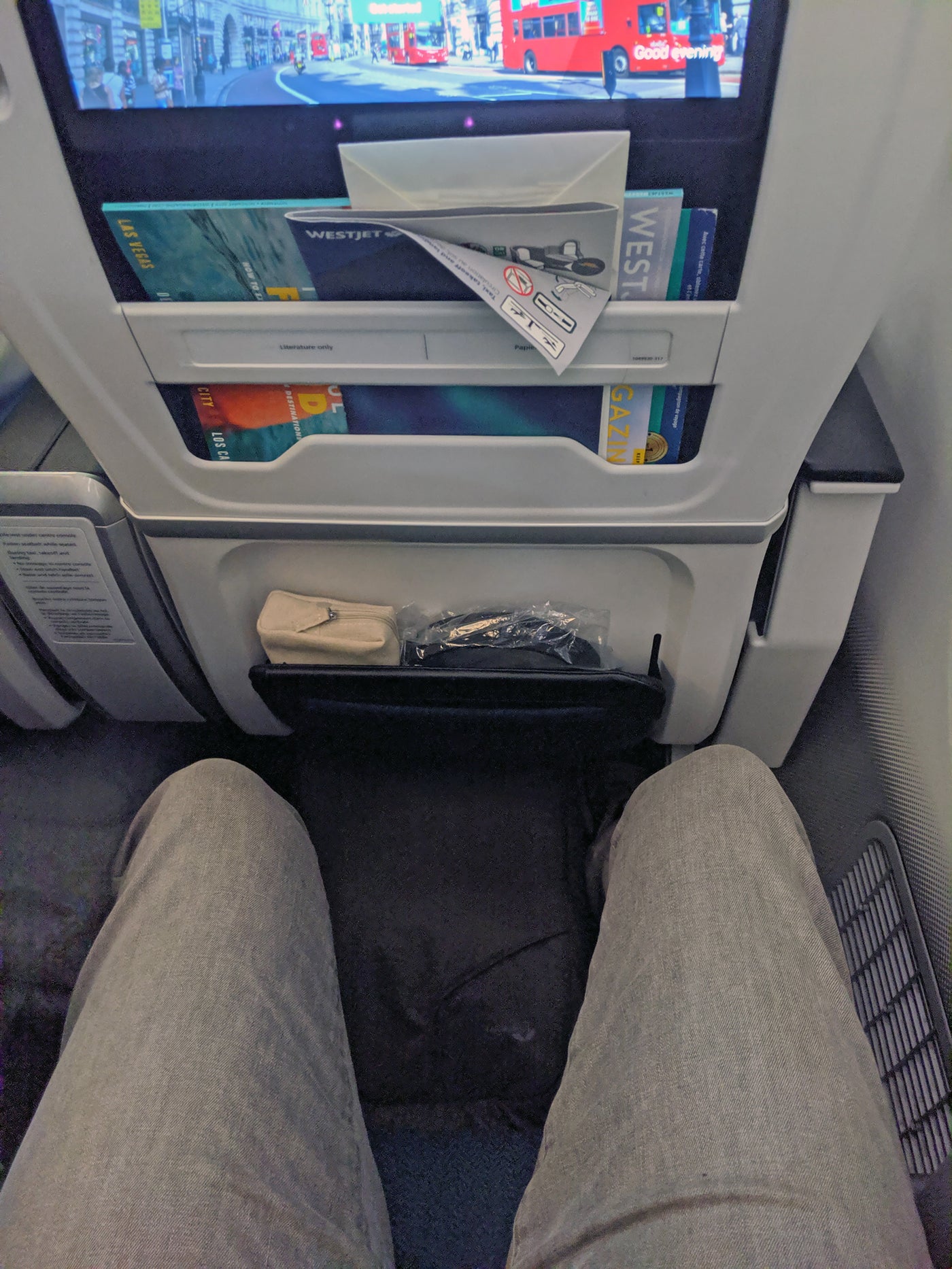 Review WestJet Premium Economy on the 787