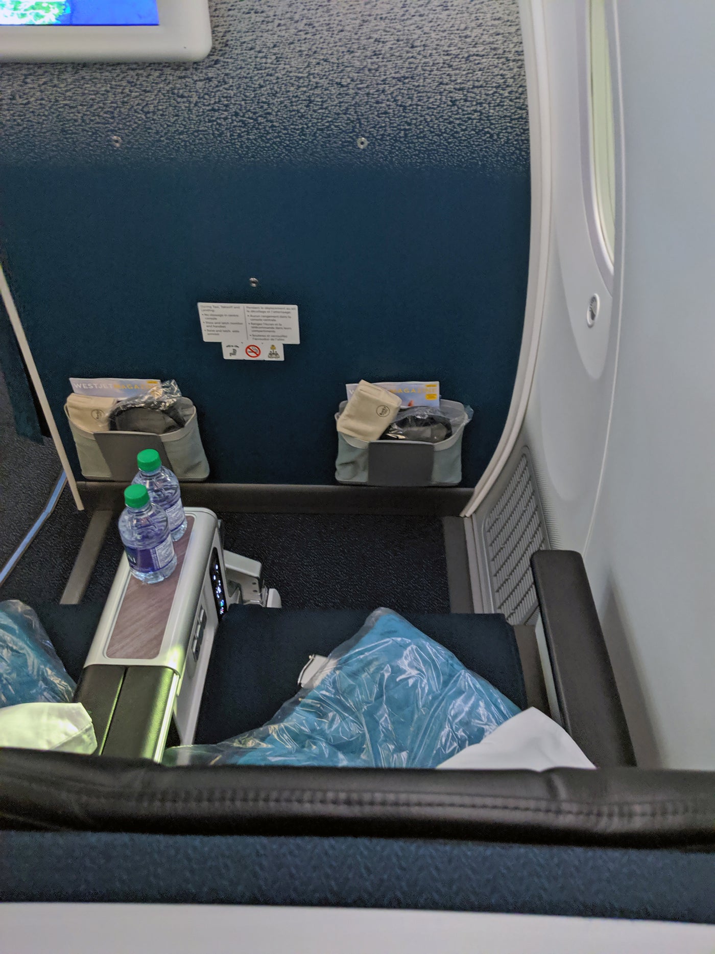 Review WestJet Premium Economy on the 787