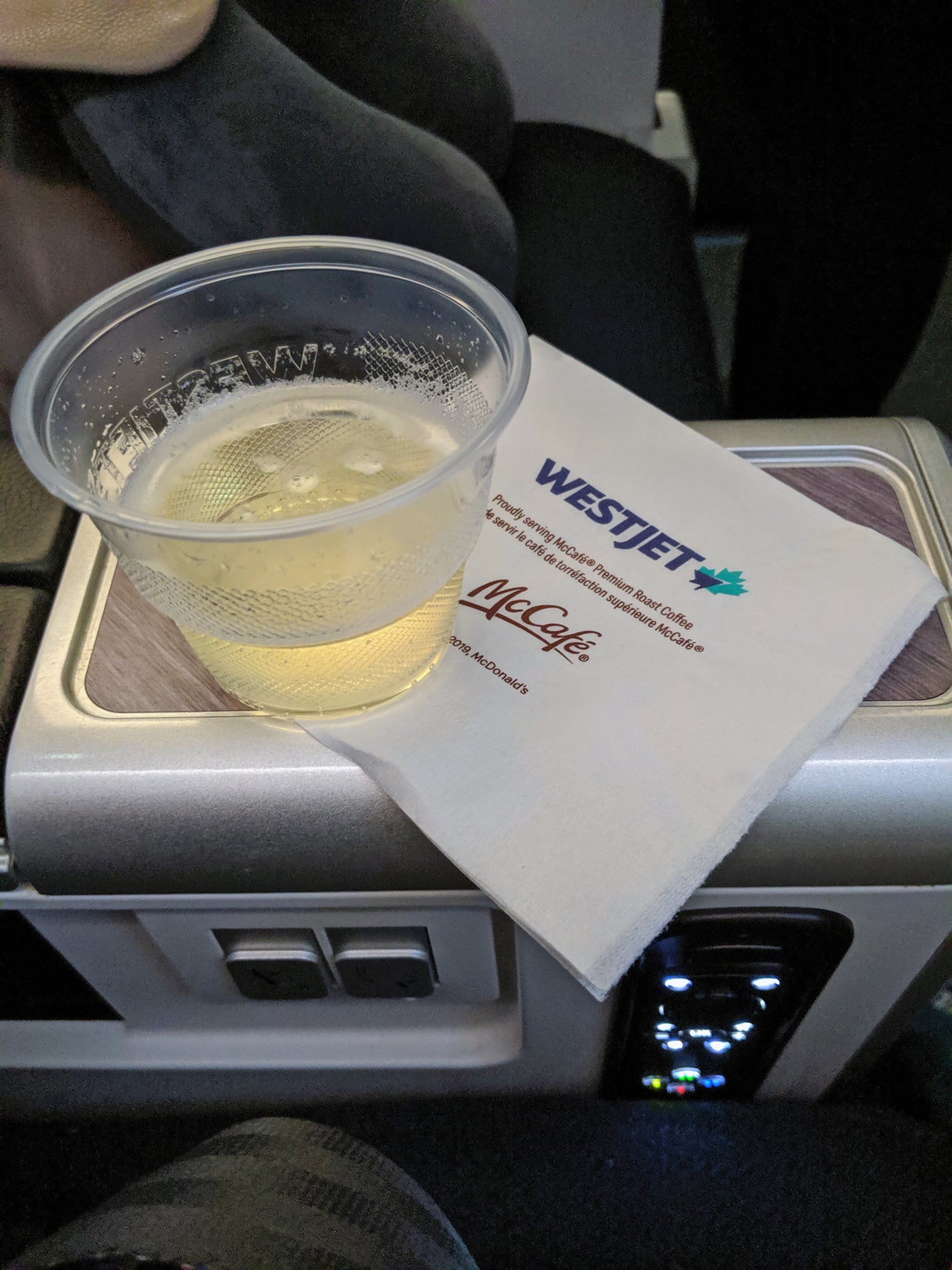 Review WestJet Premium Economy on the 787