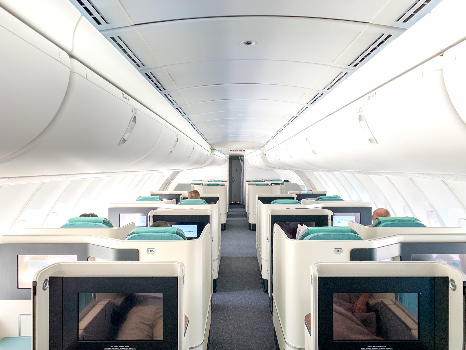 Flight of flavor: A review of Korean Air's business class on the 747-8 from Atlanta to Seoul - The Points Guy