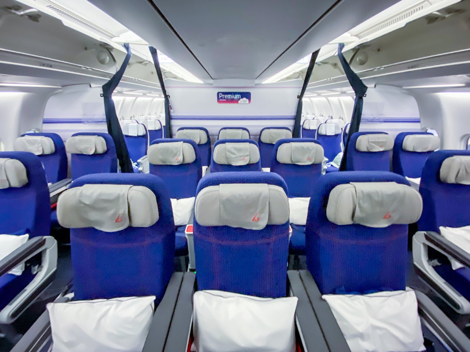 Review Brussels Airlines Premium Economy On The A330 JFK BRU The 
