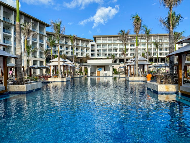This card bonus gets you 5 nights at an all-inclusive resort in Mexico ...